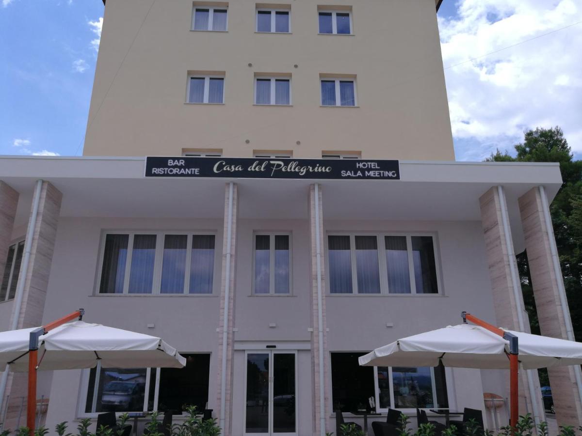 La Casa Del Pellegrino Hotel Manoppello Luaran gambar