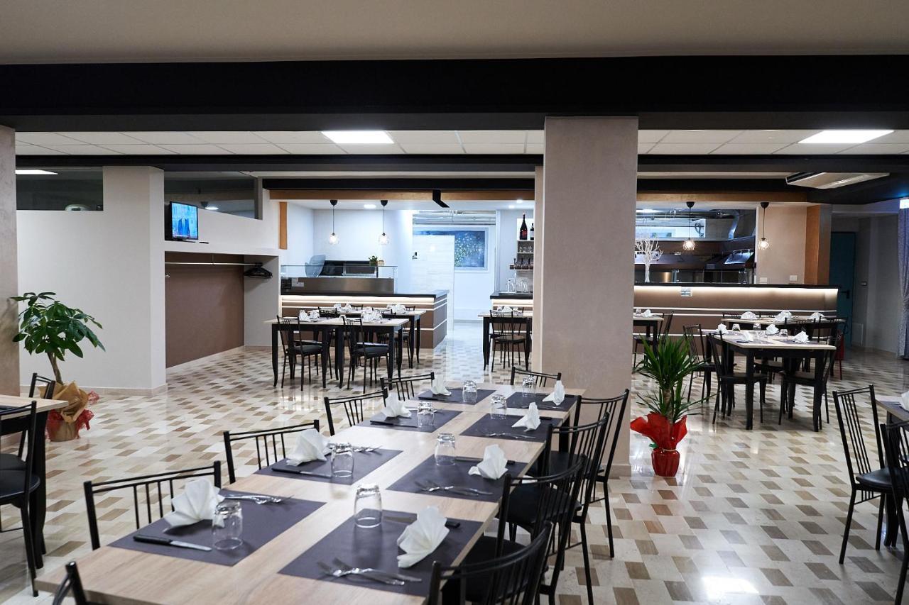 La Casa Del Pellegrino Hotel Manoppello Luaran gambar